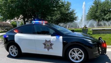 Photo of Tesla Model 3 police cruiser in Kansas